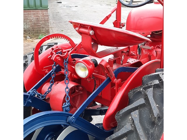 Oldtimer tractor farmall, cub, bouwjaar 1947 - afbeelding 25 van  40