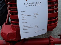 Oldtimer tractor farmall, cub, bouwjaar 1947 - afbeelding 28 van  40