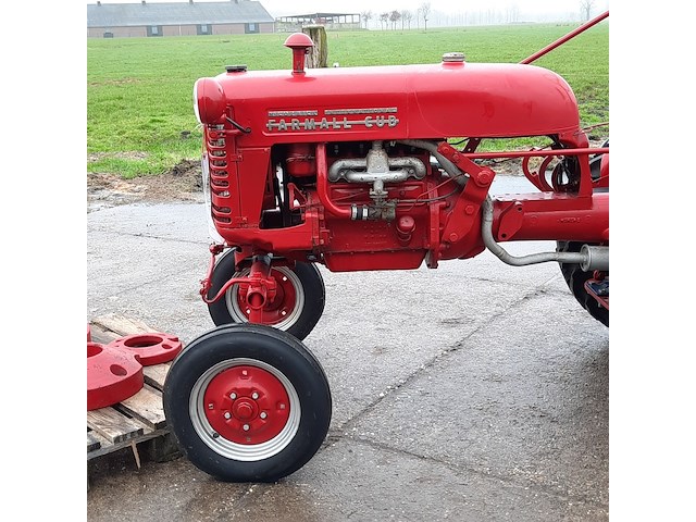Oldtimer tractor farmall, cub, bouwjaar 1947 - afbeelding 23 van  40