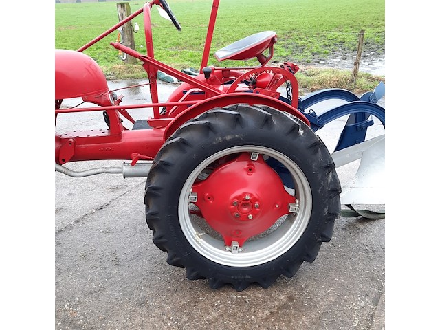 Oldtimer tractor farmall, cub, bouwjaar 1947 - afbeelding 36 van  40