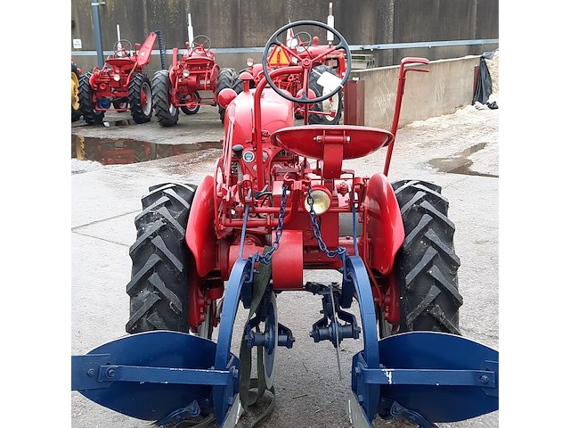 Oldtimer tractor farmall, cub, bouwjaar 1947 - afbeelding 39 van  40
