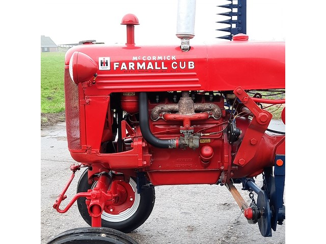 Oldtimer tractor farmall mc cormick, cub , bouwjaar 1947 - afbeelding 3 van  37