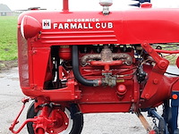 Oldtimer tractor farmall mc cormick, cub , bouwjaar 1947 - afbeelding 3 van  37