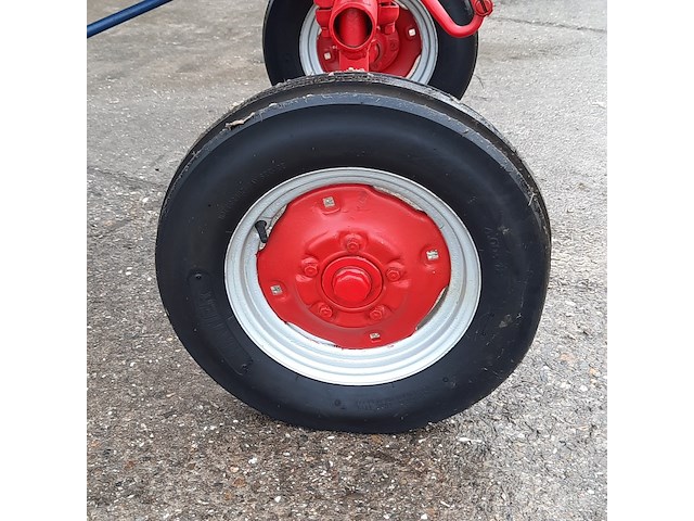 Oldtimer tractor farmall mc cormick, cub , bouwjaar 1947 - afbeelding 5 van  37