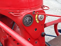 Oldtimer tractor farmall mc cormick, cub , bouwjaar 1947 - afbeelding 10 van  37