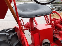 Oldtimer tractor farmall mc cormick, cub , bouwjaar 1947 - afbeelding 20 van  37