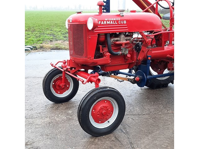 Oldtimer tractor farmall mc cormick, cub , bouwjaar 1947 - afbeelding 12 van  37