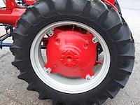 Oldtimer tractor farmall mc cormick, cub , bouwjaar 1947 - afbeelding 24 van  37