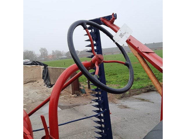 Oldtimer tractor farmall mc cormick, cub , bouwjaar 1947 - afbeelding 28 van  37