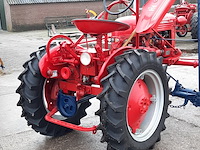 Oldtimer tractor farmall mc cormick, cub , bouwjaar 1947 - afbeelding 35 van  37