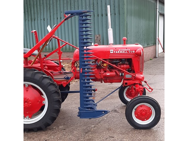 Oldtimer tractor farmall mc cormick, cub , bouwjaar 1947 - afbeelding 37 van  37
