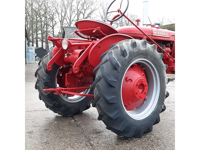 Oldtimer tractor farmall mc cormick, super a, bouwjaar 1948 - afbeelding 3 van  33