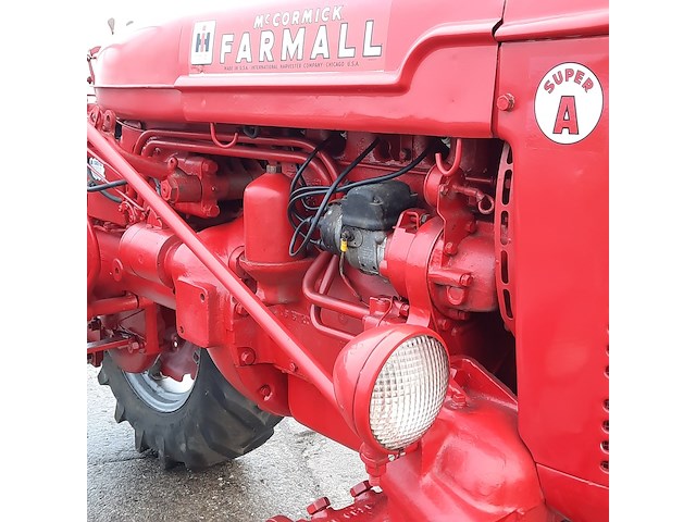 Oldtimer tractor farmall mc cormick, super a, bouwjaar 1948 - afbeelding 8 van  33