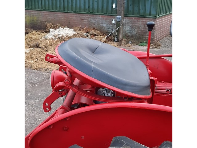 Oldtimer tractor farmall mc cormick, super a, bouwjaar 1948 - afbeelding 11 van  33