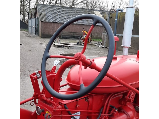 Oldtimer tractor farmall mc cormick, super a, bouwjaar 1948 - afbeelding 13 van  33