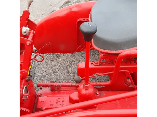 Oldtimer tractor farmall mc cormick, super a, bouwjaar 1948 - afbeelding 14 van  33