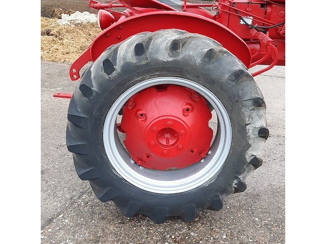 Oldtimer tractor farmall mc cormick, super a, bouwjaar 1948 - afbeelding 17 van  33