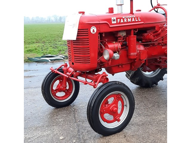 Oldtimer tractor farmall mc cormick, super a, bouwjaar 1948 - afbeelding 12 van  33