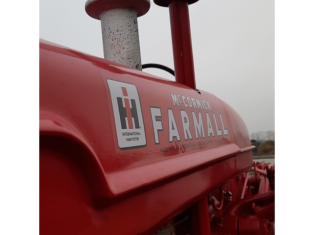 Oldtimer tractor farmall mc cormick, super a, bouwjaar 1948 - afbeelding 24 van  33