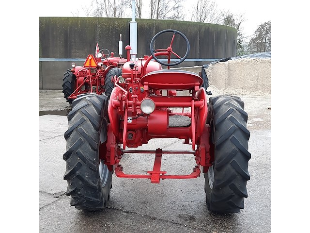 Oldtimer tractor farmall mc cormick, super a, bouwjaar 1948 - afbeelding 30 van  33