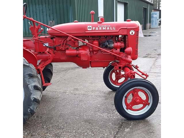 Oldtimer tractor farmall mc cormick, super a, bouwjaar 1948 - afbeelding 32 van  33