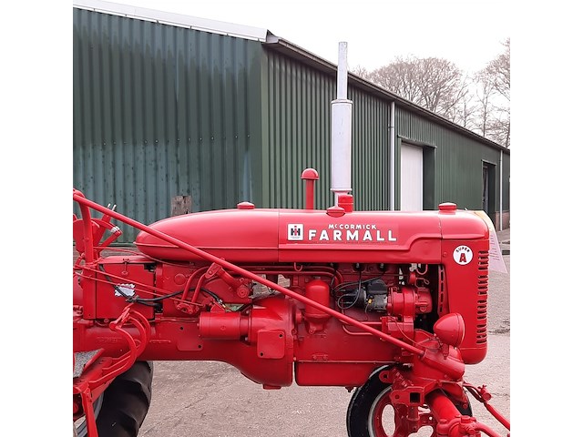 Oldtimer tractor farmall mc cormick, super a, bouwjaar 1948 - afbeelding 33 van  33