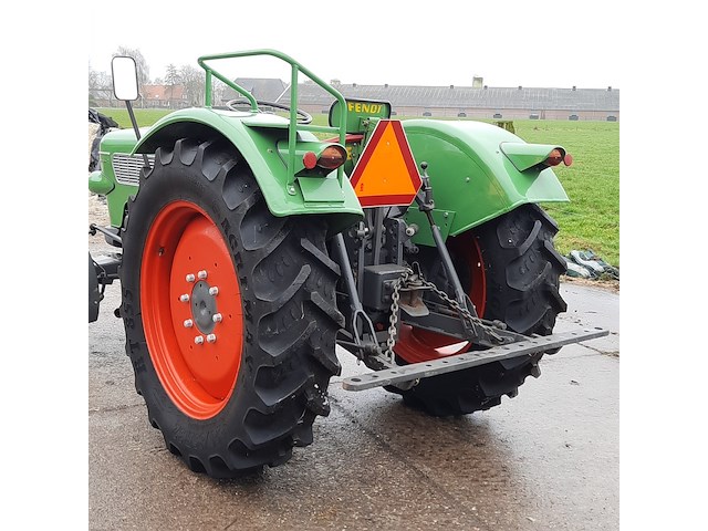 Oldtimer tractor fendt, farmer 2, bouwjaar 1966 - afbeelding 34 van  38