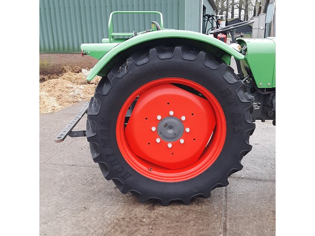 Oldtimer tractor fendt, farmer 2, bouwjaar 1966 - afbeelding 37 van  38