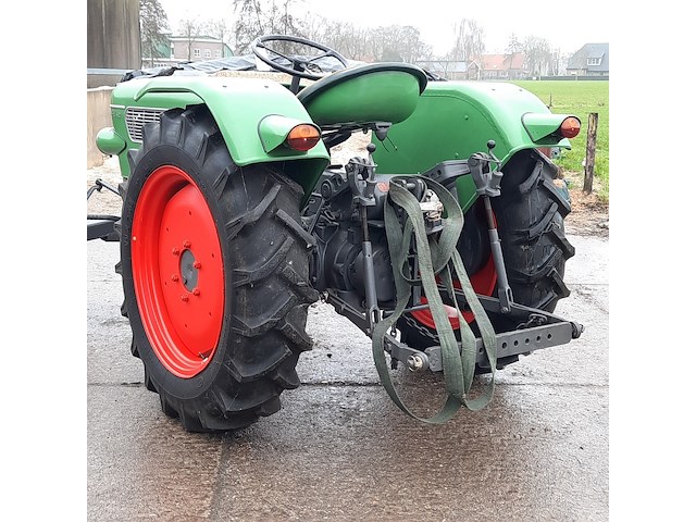 Oldtimer tractor fendt, fix 2 - afbeelding 28 van  31