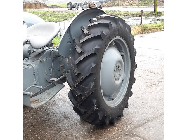 Oldtimer tractor ferguson, ted, bouwjaar 1948 - afbeelding 7 van  45
