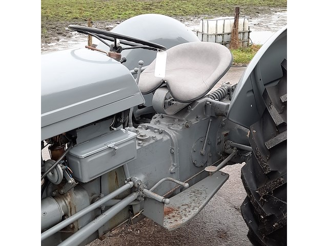 Oldtimer tractor ferguson, ted, bouwjaar 1948 - afbeelding 8 van  45