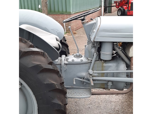 Oldtimer tractor ferguson, ted, bouwjaar 1948 - afbeelding 45 van  45
