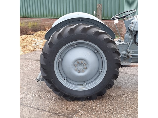 Oldtimer tractor ferguson, ted, bouwjaar 1949 - afbeelding 2 van  38