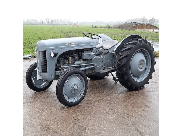 Oldtimer tractor ferguson, ted, bouwjaar 1949 - afbeelding 1 van  38
