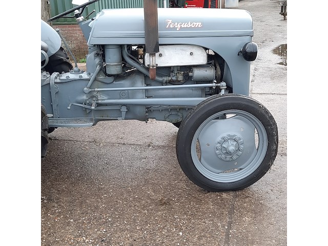 Oldtimer tractor ferguson, tef - afbeelding 2 van  37