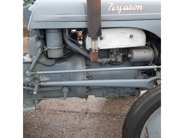 Oldtimer tractor ferguson, tef - afbeelding 5 van  37