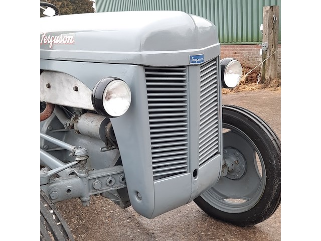 Oldtimer tractor ferguson, tef - afbeelding 6 van  37