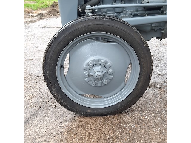 Oldtimer tractor ferguson, tef - afbeelding 7 van  37