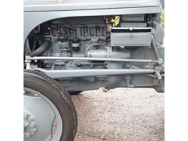Oldtimer tractor ferguson, tef - afbeelding 8 van  37
