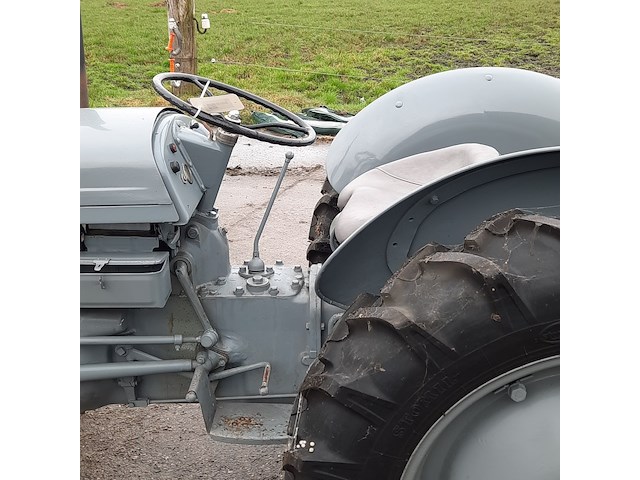 Oldtimer tractor ferguson, tef - afbeelding 10 van  37