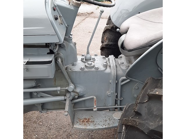 Oldtimer tractor ferguson, tef - afbeelding 13 van  37
