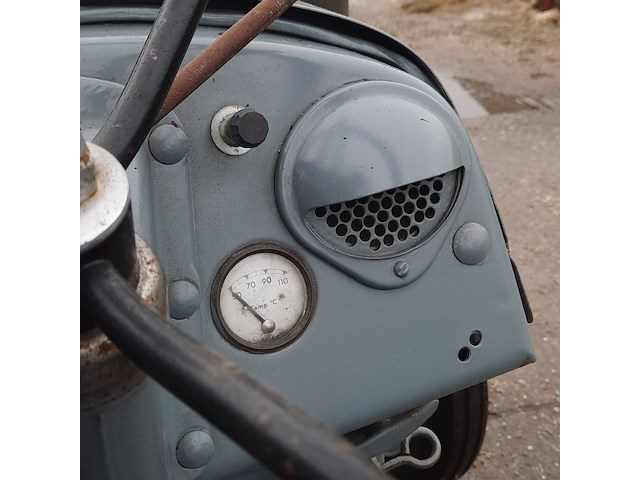 Oldtimer tractor ferguson, tef - afbeelding 17 van  37