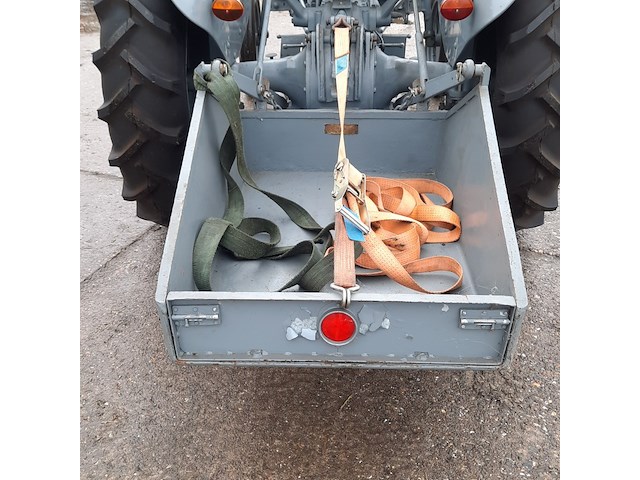 Oldtimer tractor ferguson, tef - afbeelding 22 van  37