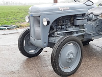 Oldtimer tractor ferguson, tef - afbeelding 12 van  37