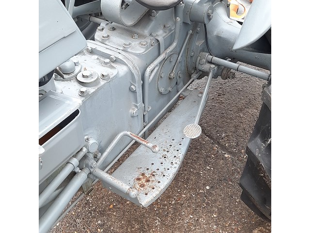 Oldtimer tractor ferguson, tef - afbeelding 28 van  37