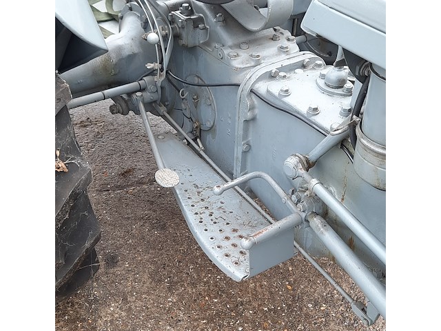 Oldtimer tractor ferguson, tef - afbeelding 30 van  37