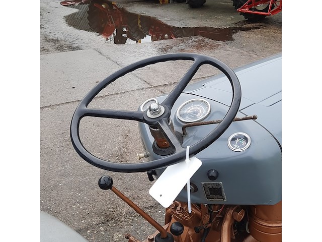 Oldtimer tractor (goudbuik) ferguson, te35, bouwjaar 1956 - afbeelding 7 van  36