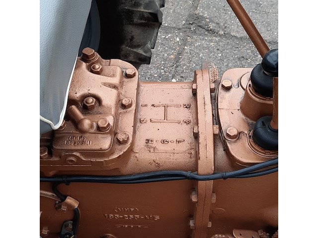 Oldtimer tractor (goudbuik) ferguson, te35, bouwjaar 1956 - afbeelding 11 van  36