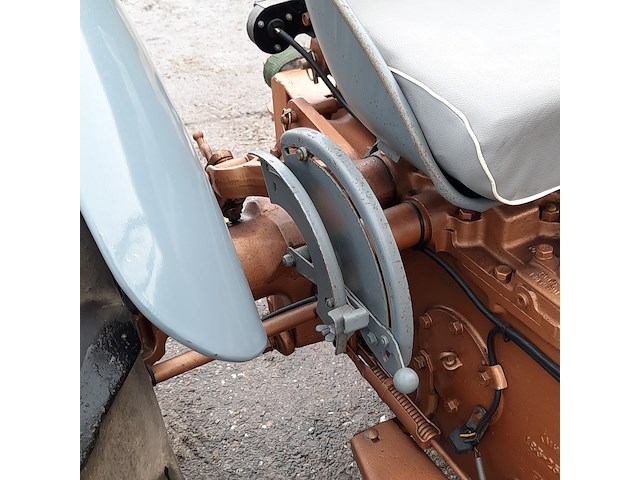 Oldtimer tractor (goudbuik) ferguson, te35, bouwjaar 1956 - afbeelding 15 van  36