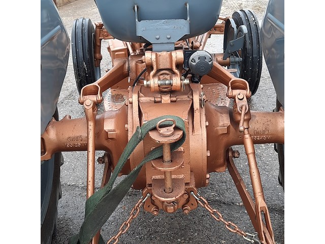 Oldtimer tractor (goudbuik) ferguson, te35, bouwjaar 1956 - afbeelding 22 van  36